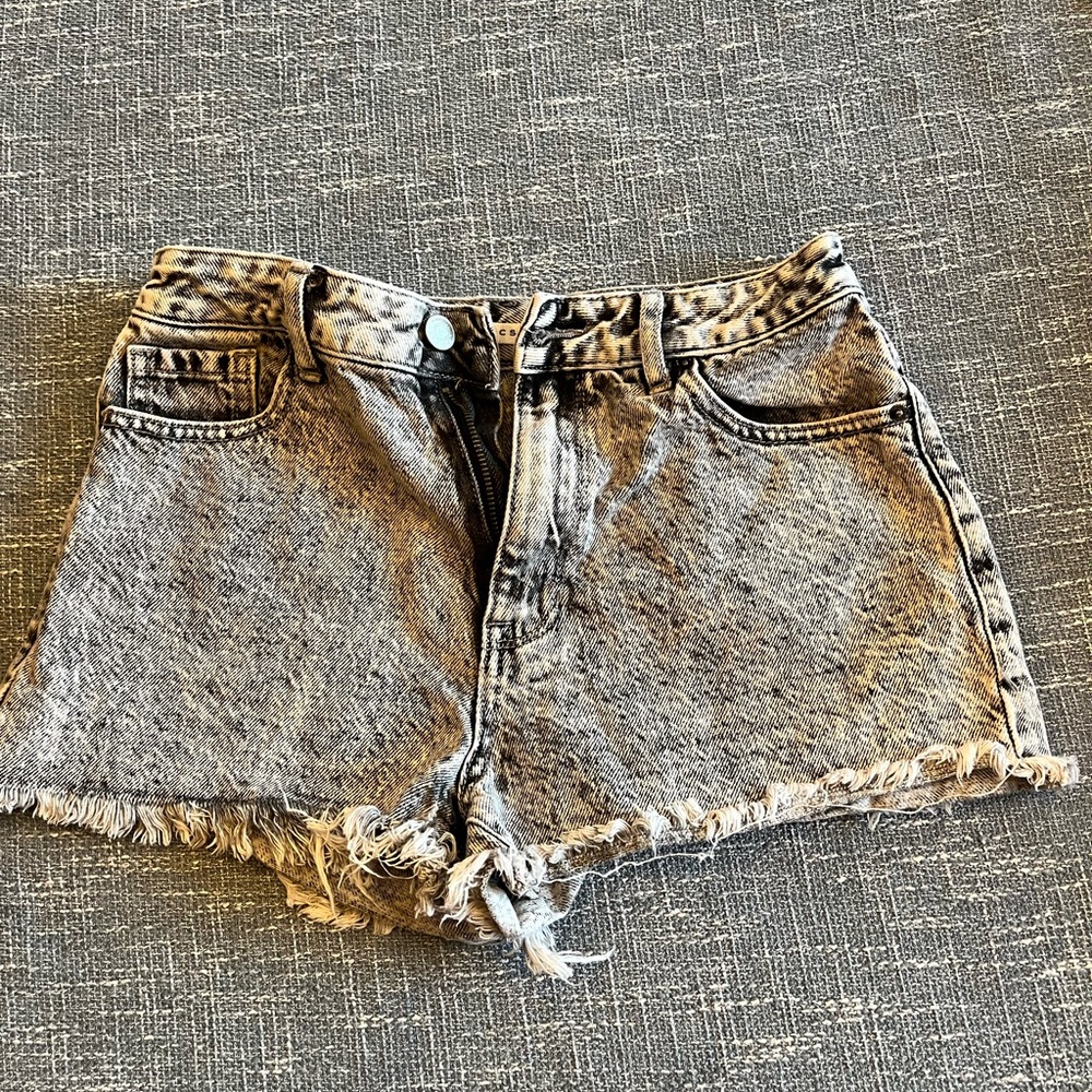 Women’s Pac Sun Black ripped high waisted Festival Shorts sz 25